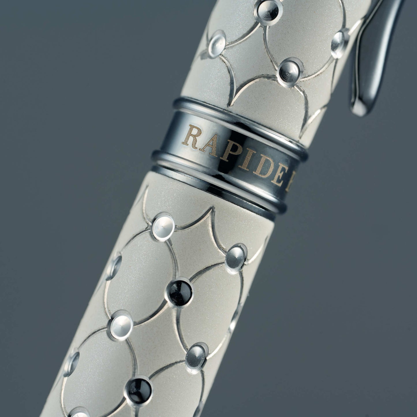 Faber White - Chrome